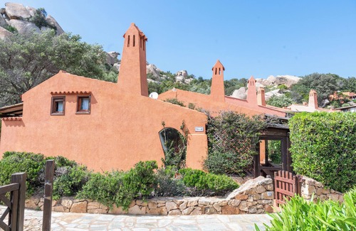 Punta Sardegna Villa | Villa Ari con Vistas al mar, Jardín y Piscina Compartida