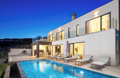 Ripenda Kosi Villa | Villa Aristea with sea view, jacuzzi and infinity pool