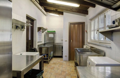 Costigliole d'Asti Villa | Villa 'Arneis' con piscina compartida, terraza privada y Wi-Fi