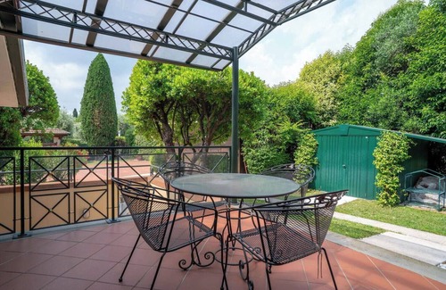 Padenghe sul Garda Villa | Villa Artemisia (Portion of a Villa) – Luxury Villa