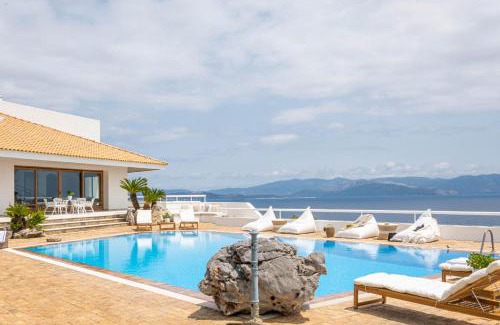Marathon Villa | Villa Artisti Marathon