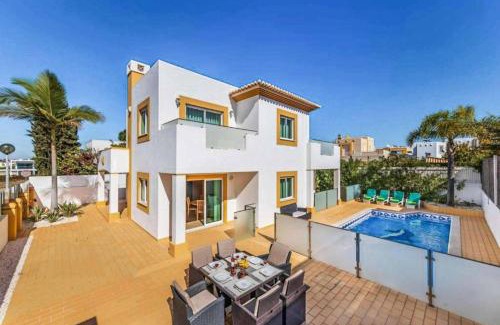 Castelo Villa | Villa Astro