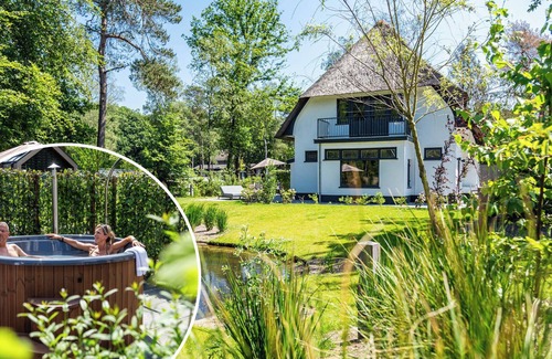 Beekbergen-Zuid Chalet De Esquí | ✓ Villa at Recreatiepark Beekbergen ✓ Holiday home for 8 persons ✓ Located in Beekbergen (Gelderland) ✓ Holiday park on the Veluwe ✓ Book directly through the park