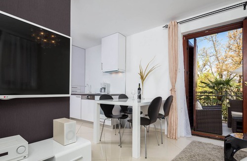 Cizici Casa | Villa Aurea, alquiler de vacaciones en la playa de 2 dormitorios, piscina climatizada