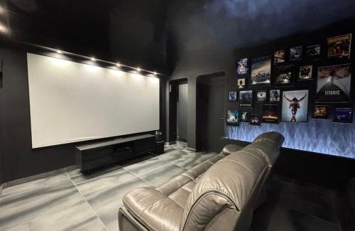 Triel-sur-Seine Casa | Villa avec jacuzzi, sauna&cinéma