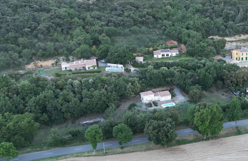 Greoux-les-Bains Casa | Villa Avec Piscine 3 Chambres et 3 Salles de Bains à Gréoux-les-bains