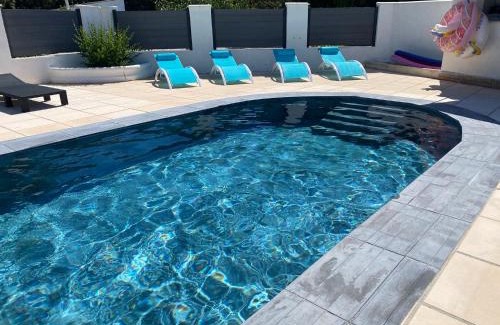 Neoules Casa | VILLA AVEC PISCINE