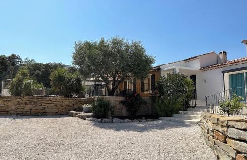 Neoules Casa | VILLA AVEC PISCINE