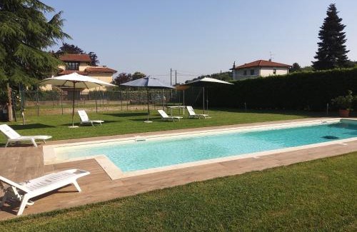 Induno Olona Apartamento | Villa azalea