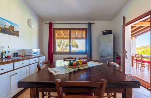 Tertenia Villa | Villa 'Azzurra' con vistas al mar, Wi-Fi y aire acondicionado
