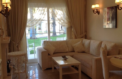 Fethiye City Center Villa | Villa B & D, piscina comunitaria, wifi en el área pública, aire acondicionado, tenis de mesa ...
