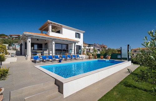 Fuskulin Villa | Villa B&U by Villas Guide