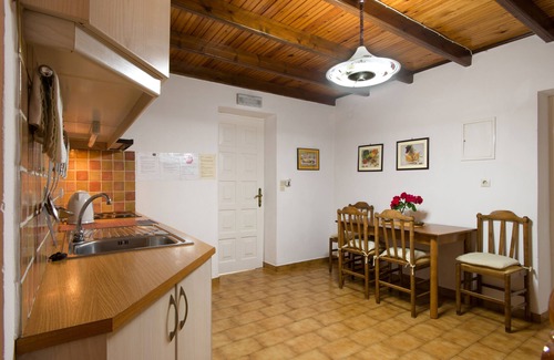 Petaleia Villa | Villa Bacchus