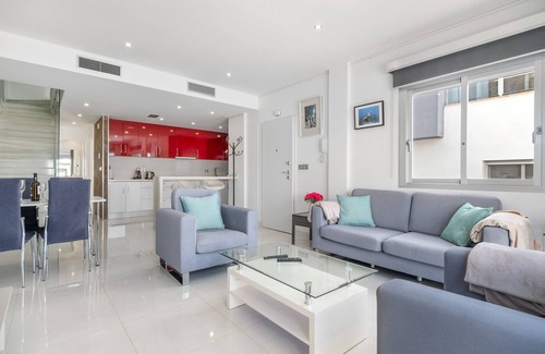 Orihuela Costa Villa | Villa Bahati cerca de la playa con vistas al mar, piscina compartida, jardín, A/C y Wi-Fi