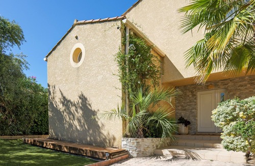 Saint-Jean-de-Vedas Villa | Villa Balinaise - Welkeys