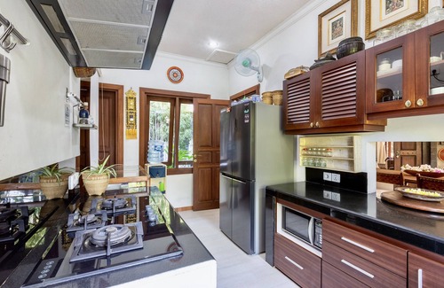 Sanur Villa | VILLA BAPAK, 2 BDRM, PISCINA, JARDIN, PLAYA