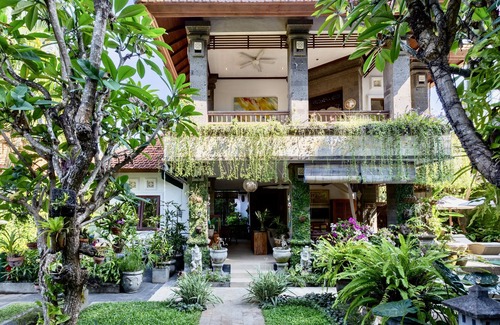 Sanur Villa | VILLA BAPAK, 2 BDRM, PISCINA, JARDIN, PLAYA