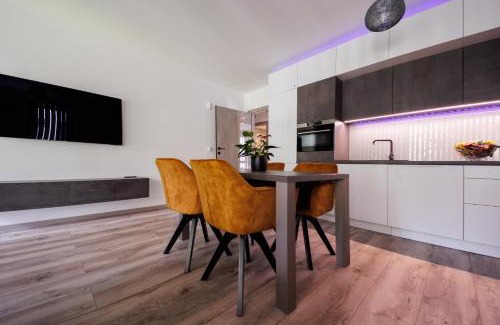 Siofok Aranypart Apartamento | Villa Bauhaus Wellness Apartman 105