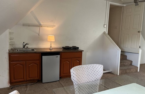 Hesperia Villa | Villa Bella by the lake! come and stay at our comfy upper unit at custom home.