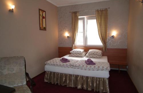 Lomianki Cama Y Desayuno | Villa Bella Casa