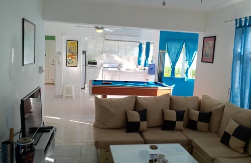Cabarete Villa | Villa Belvedere; Jugar al billar en la playa!, Duerme 6. Chef Disponible