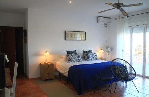 Benimeit Cama Y Desayuno | Villa Beniarres Guest House B&B in Moraira