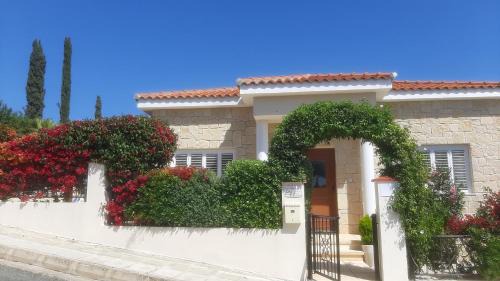Peyia Town Villa | Villa Best Holiday- breathtaking sea views, amazing garden, private pool, BBQ, next to CORAL BAY, Lower Peyia, Paphos