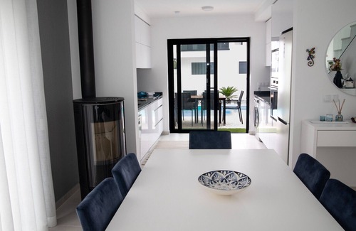 Pataias Villa | Villa Besugo - Villa de Vacaciones con Piscina Climatizada Privada By SCH