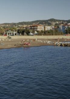 Livorno Apartamento | Villa Bianca a few steps by the sea with exclusive garden & jacuzzi