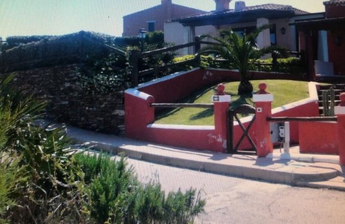 Northern Sardinia Villa | Podere Stintino rodeado de vegetación