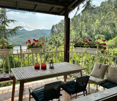 Piediluco Casa | Villa bianca