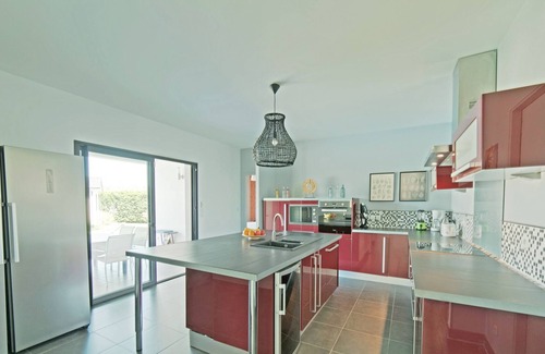 Saint-Selve Casa | Villa Blanca - Maison climatisée avec piscine privée