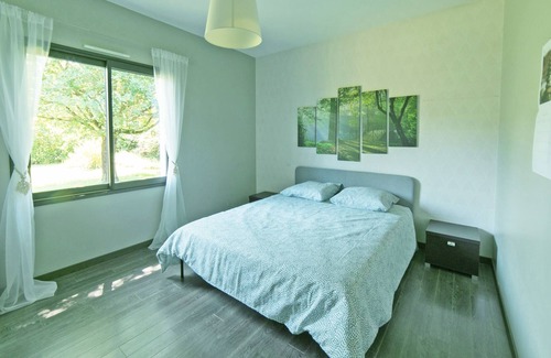 Saint-Selve Casa | Villa Blanca - Maison climatisée avec piscine privée