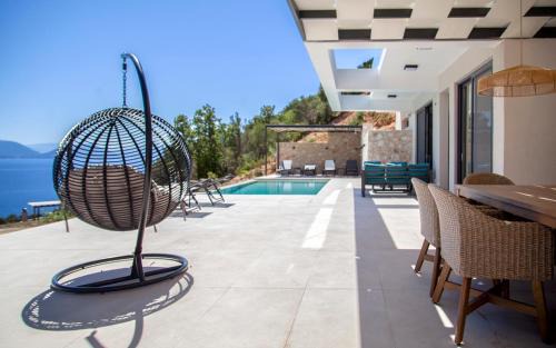 Evgiros Apartamento | Villa Blauw with Infinity Pool & Sea Views