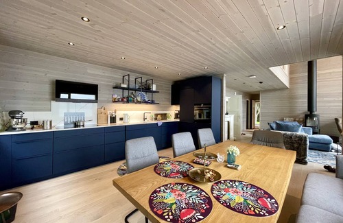 Kristiansund Casa | Villa Blue Dream - Dream holiday home directly at the fjord with jacuzzi & sauna