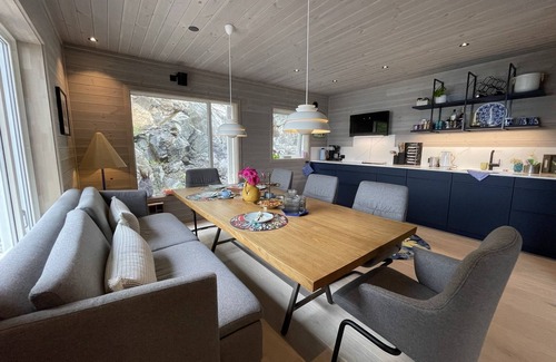 Kristiansund Casa | Villa Blue Dream - Dream holiday home directly at the fjord with jacuzzi & sauna