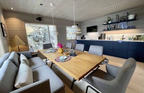 Kristiansund Casa | Villa Blue Dream - Dream holiday home directly at the fjord with jacuzzi & sauna
