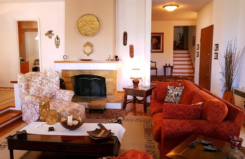 Rafina-Pikermi Casa | Villa Blue. Casa de dos plantas, a 100 metros del mar.