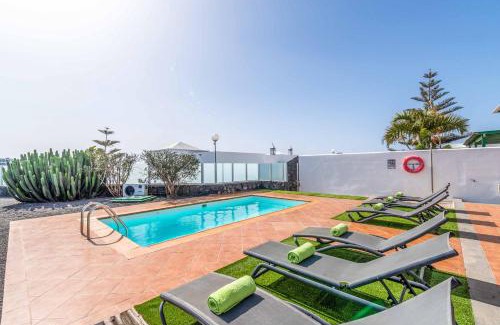 Playa Blanca Villa | Villa Bonaci