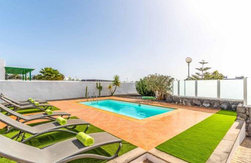 Playa Blanca Villa | Villa Bonaci