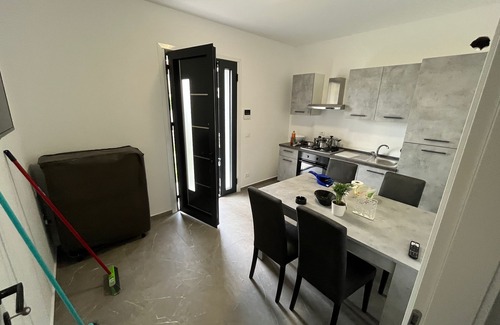 Torre Pedrera Apartamento | Villa Borghesi Suite fronte mare #8 piano terra