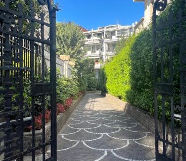 Quartiere III Pinciano Apartamento | Villa Borghese Green Apartment