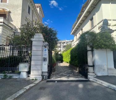 Quartiere III Pinciano Apartamento | Villa Borghese Green Apartment