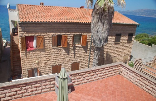Porto Alabe Apartamento | Villa Bosa, apartamento frente al mar, escalera privada a la playa, WIFI, dormir 2