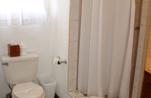 Belize City Cama Y Desayuno | Villa Boscardi - Deluxe King Room. Full Breakfast Included
