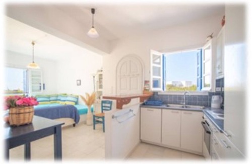 Naxos Villa | Villa Bougainvillia -Traditional 4 bedroom house with pool, close to the beach