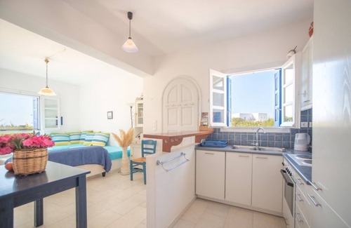 Naxos Villa | Villa Bougainvillia -Traditional 4 bedroom house with pool, close to the beach