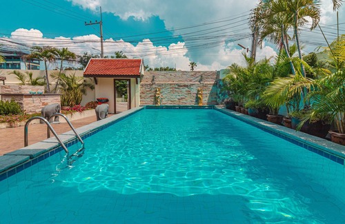South Pattaya Villa | Villa de 4 dormitorios con piscina privada 5 minutos a pie de calle y playas