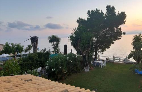 Kavos Villa | Villa By The Sea - Βίλα Πάνω στη θάλασσα