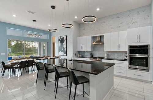 Loughman Casa | Villa by Villatel | Music Studio, Candy Theme BR, Arcade, Gym, Pool, Near Disney